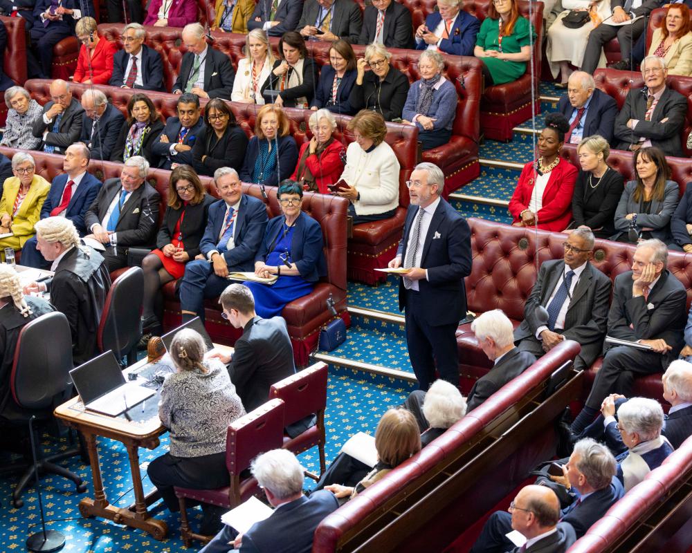 House of Lords Tie Rule Change Sparks Fashion Debate