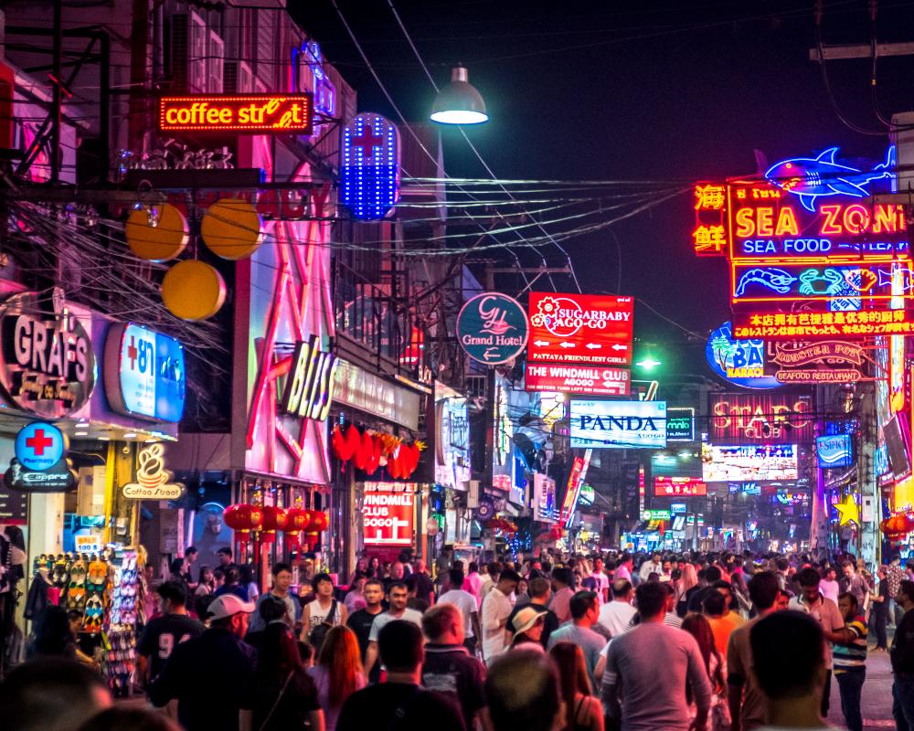 Thai Resort Prepares for USS Abraham Lincoln Sailors After 270 Days