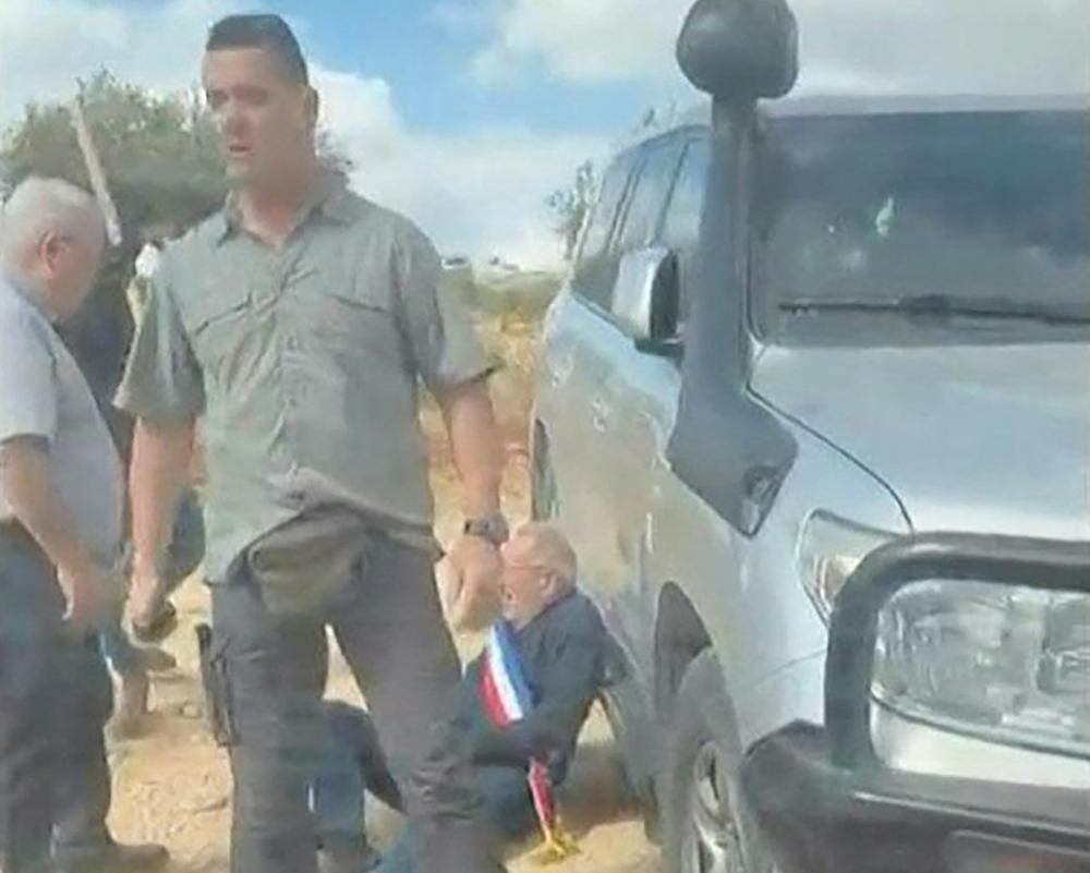 Guardian Reporter Films Masked Militants Before West Bank Attack
