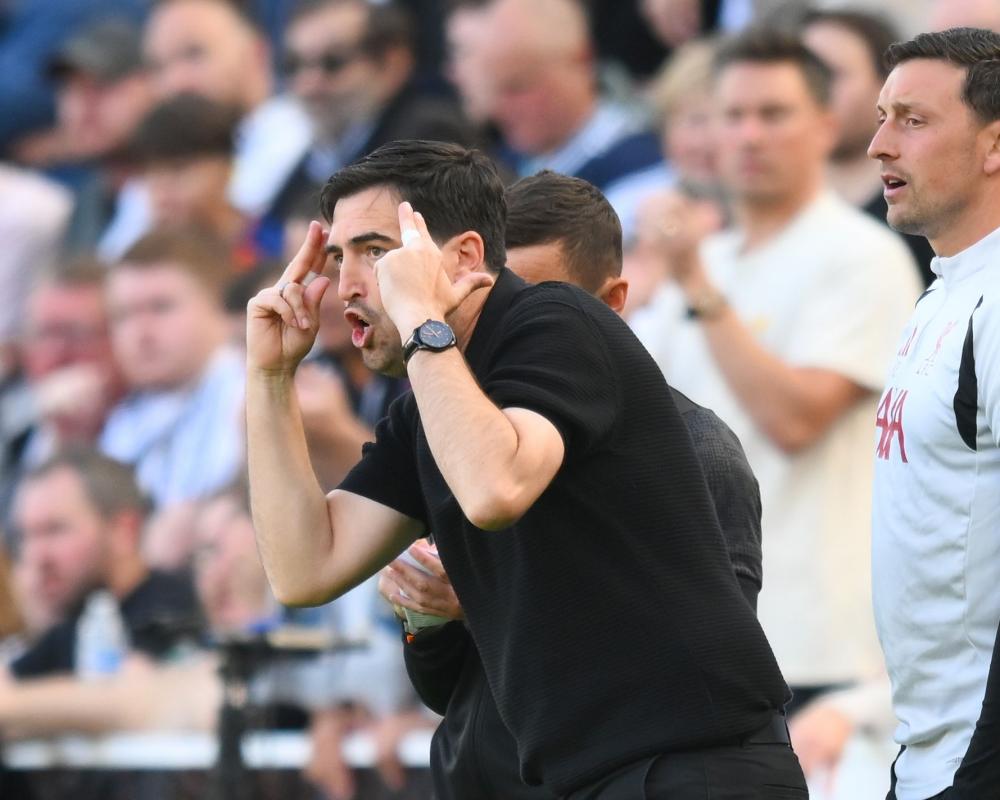 Iraola Relieved After Late Penalty Earns Liverpool Draw at Newcastle