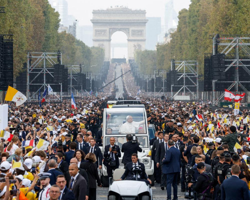 Pope Leo Draws 700,000 to Open-Air Mass in Paris