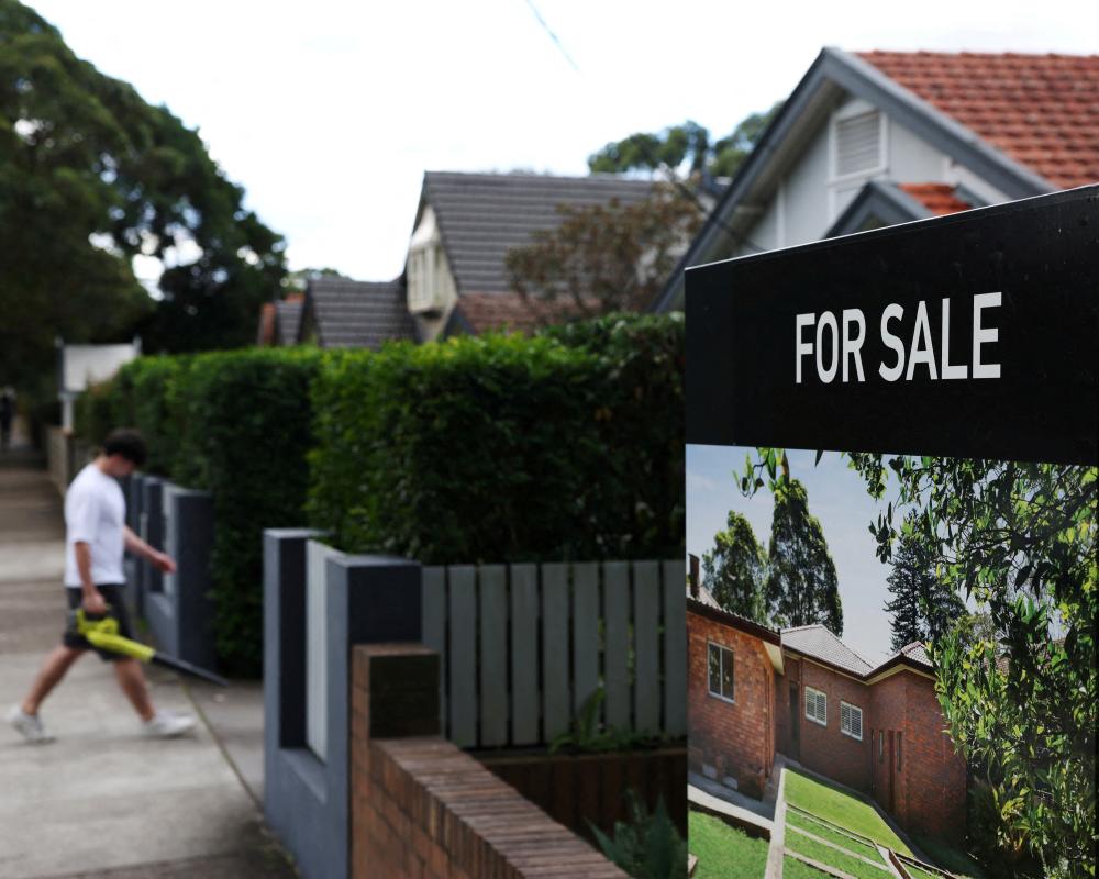 Australian House Prices Fall 5.2%: Brisbane and Sydney Hit Hardest