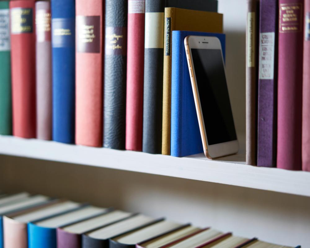 AI Book Prize Judges Face Major Speed-Reading Challenge