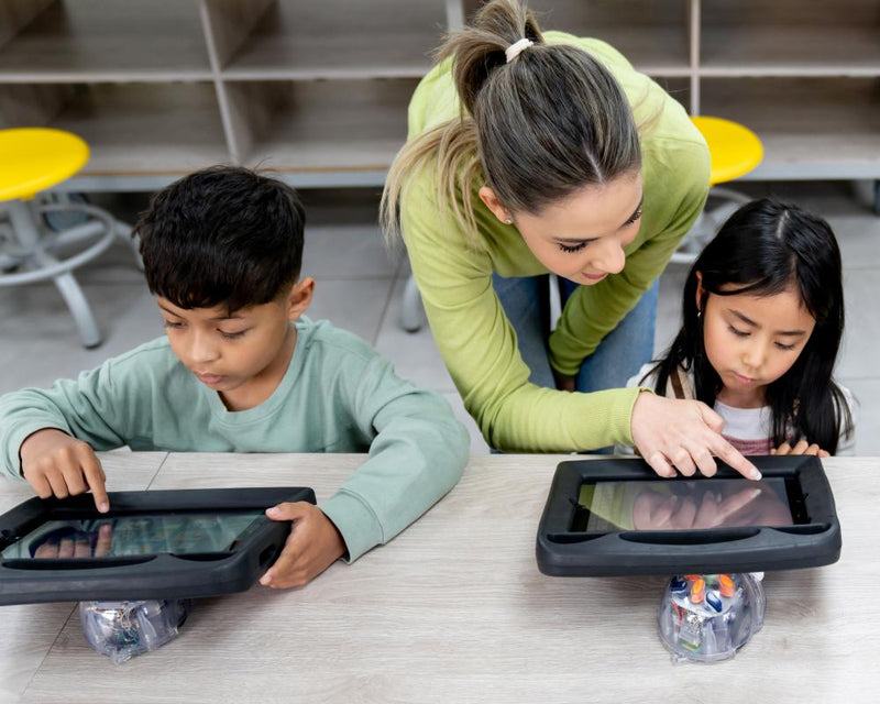 Embracing AI in Education: A Case for Tech in the Classroom