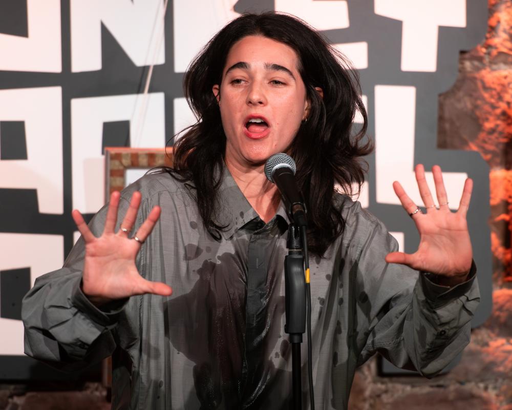 Lara Ricote Inkling Review: Smart Standup Comedy at Its Best