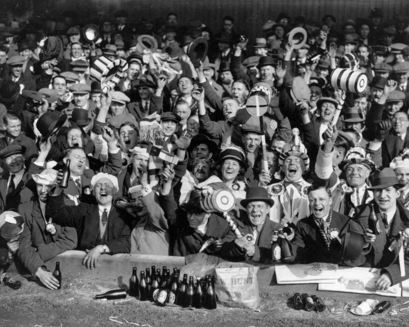 Alcohol at Football Matches: Pros and Cons of Drinking in Stadiums