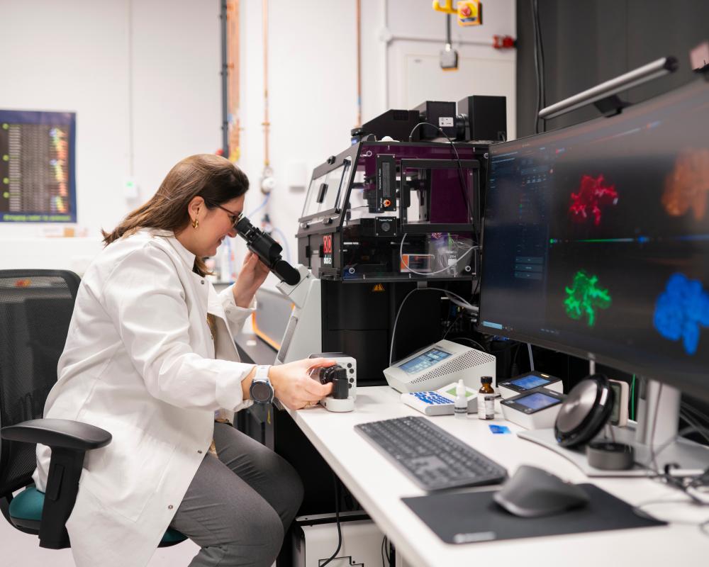 New Microscope May Unlock Root Cause of Incurable Bowel Disease