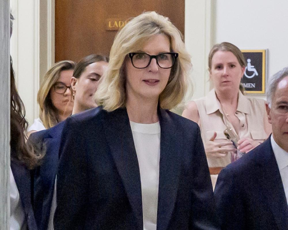 Epstein Accuser Testimony Lacked Credibility, Ex-White House