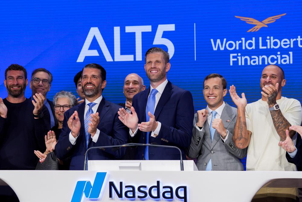 Trump Family Crypto Bank Offers Depositors White House Favor