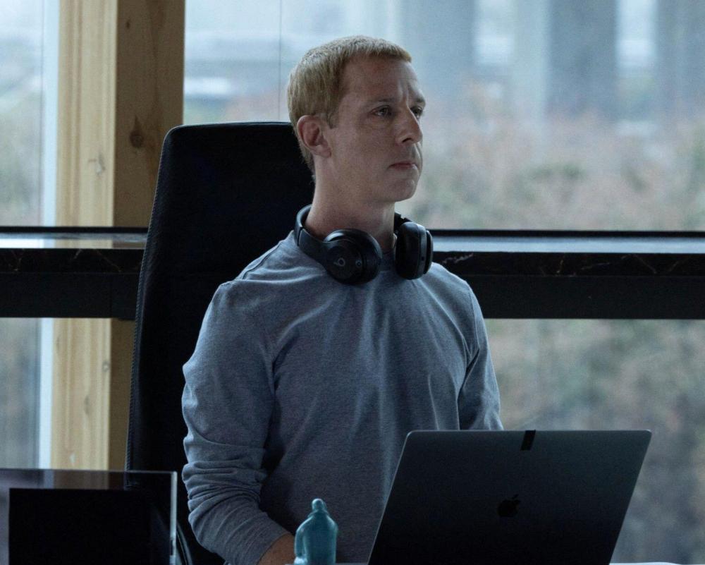 Tech Oligarch Style: Mark Zuckerberg's Fashion Evolution Explained