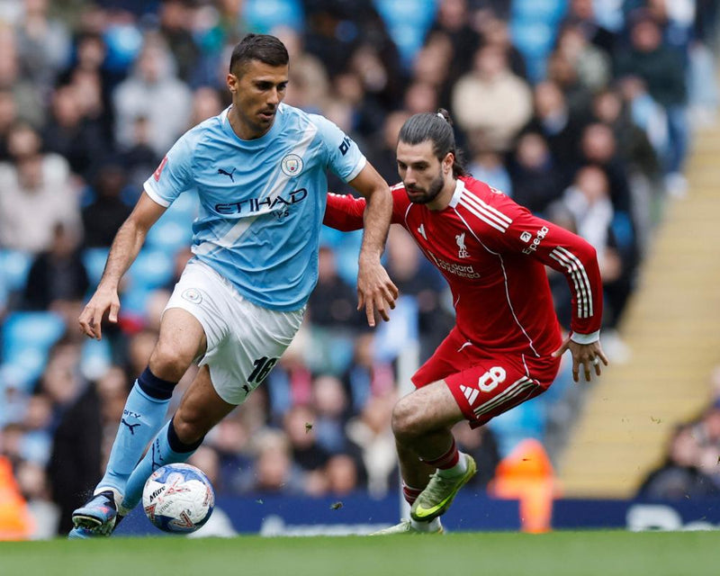Barcelona Step Up Rodri Interest as Real Madrid Talks Stall