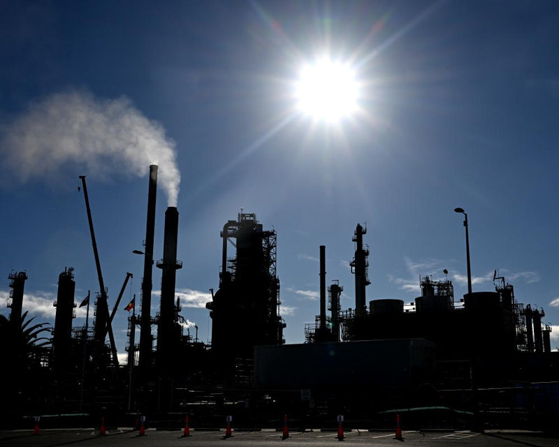 WA Oil Refinery 'Dinosaur Technology' in Clean Energy Shift