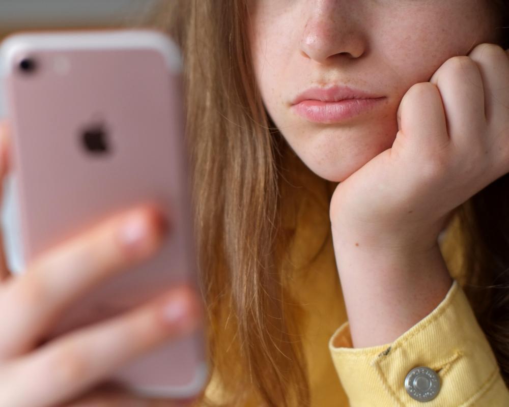 UK Social Media Ban: 100,000 Teens Risk Losing Access Without ID