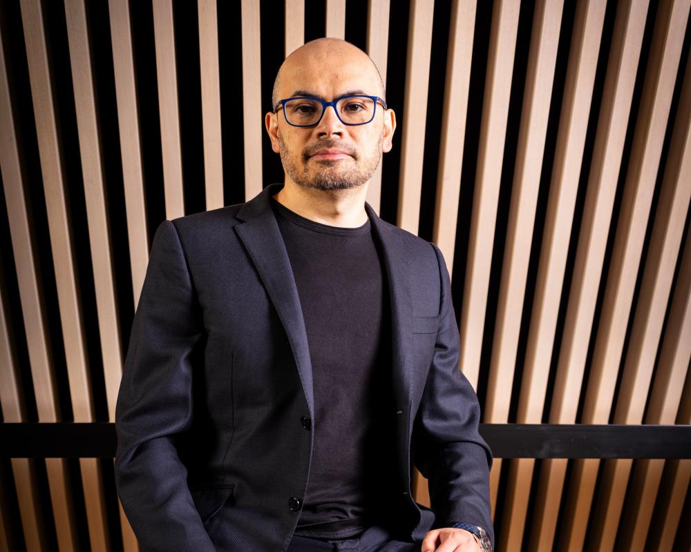 Google DeepMind Leadership Shift: Hassabis Steps Down as CEO
