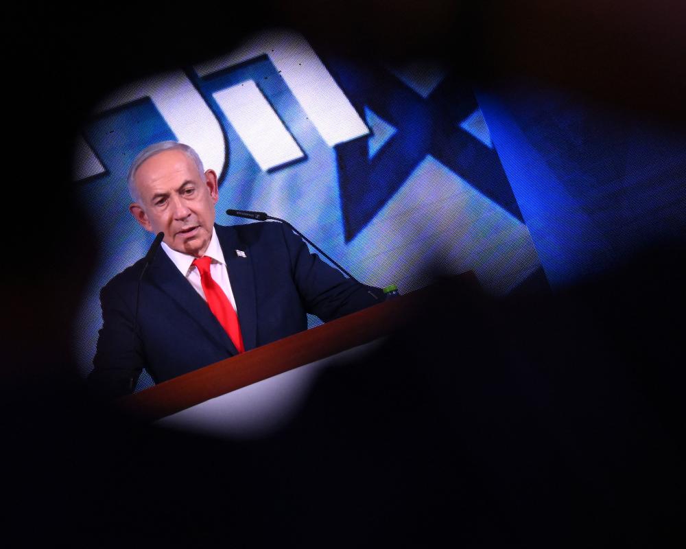Israeli Election Stalemate: Both Blocs Claim Victory in Tight Race