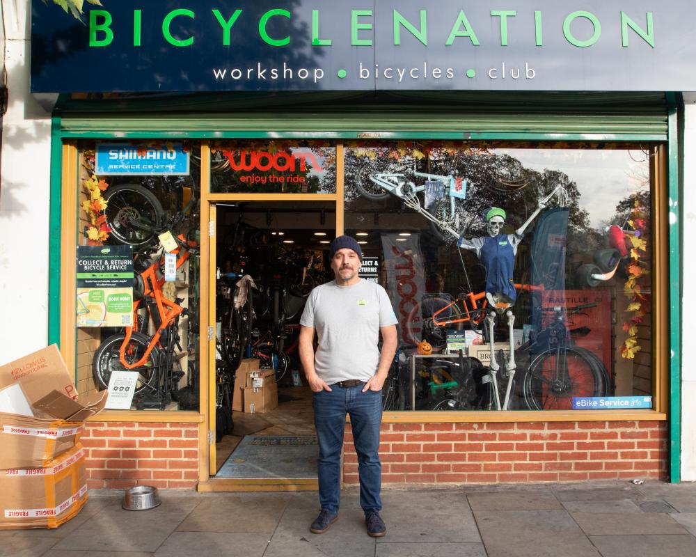 Thames Water Sewer Stench Forces London Bike Shop to Close