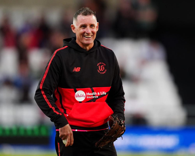 Michael Hussey Rejects England Test Role to Sign Australia Deal