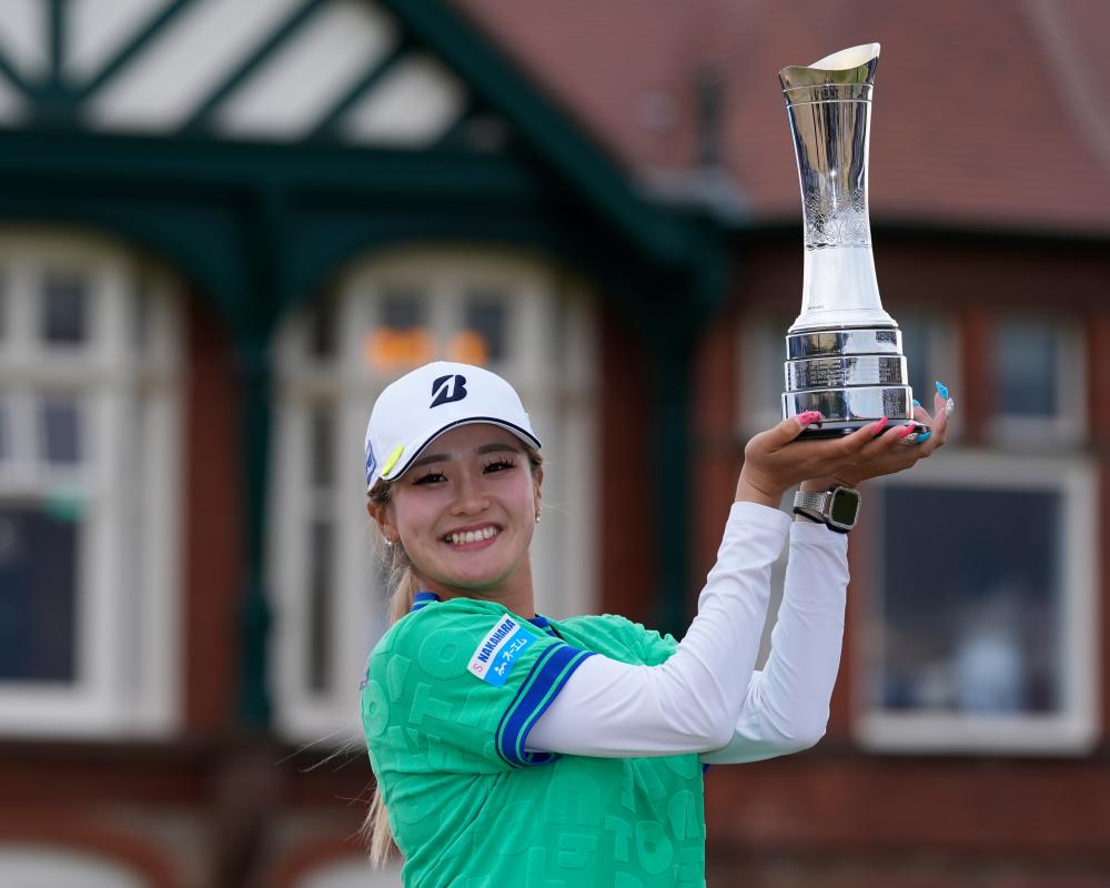 Kuwaki Wins Women’s Open After Henseleit’s Unlucky Break in