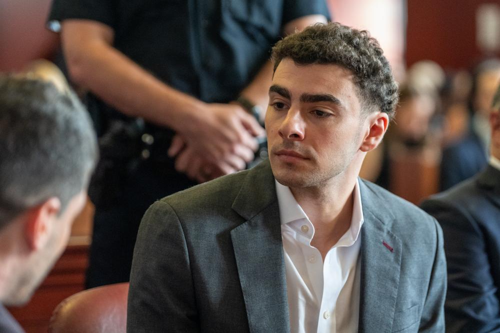 Mangione State Case: Prosecutors Oppose Dismissal Bid