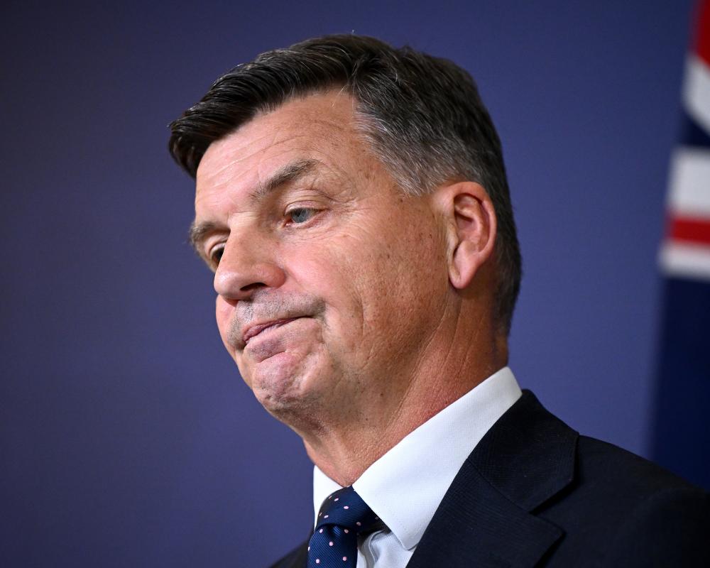 Taylor's Hardline Immigration Plan Shifts Australian Politics Right