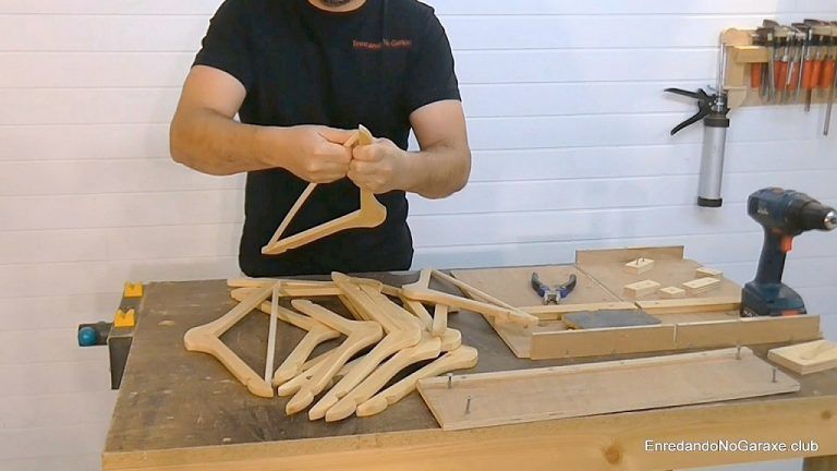 How to Make a Wooden Lamp with Hangers! - grandgoldman.com