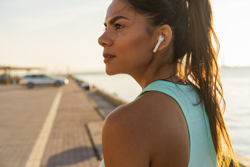 Black Friday 2019: The Best Headphone Deals for Listening to Music While Running - Grand Goldman