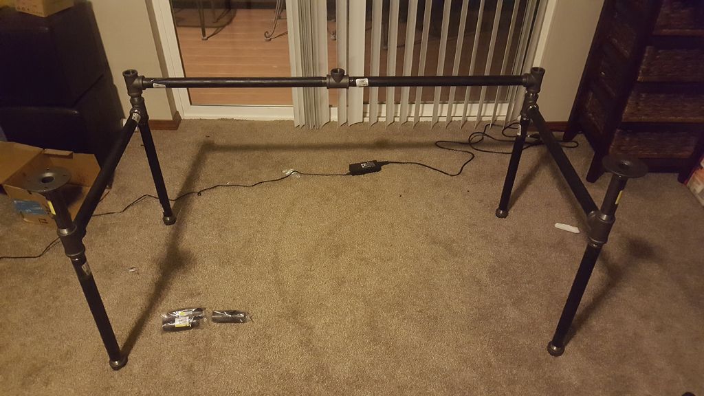 Custom Gamer Desk - grandgoldman.com