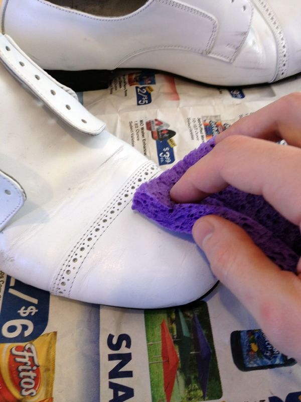 How to Paint Leather Shoes - grandgoldman.com
