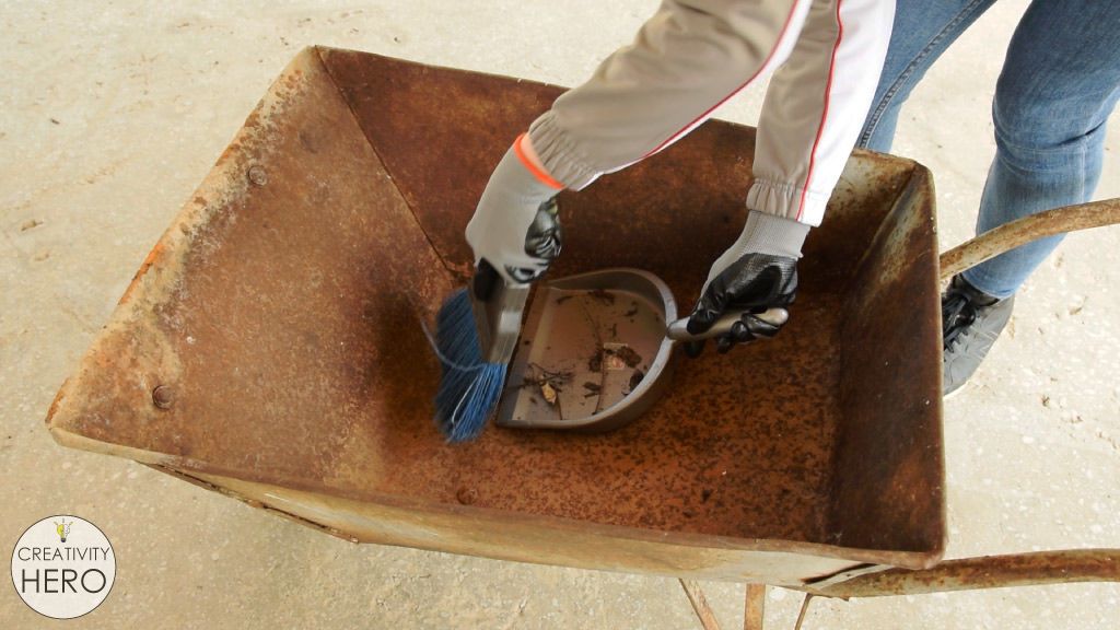 Convert an Old Wheelbarrow into a Flower Pot - grandgoldman.com
