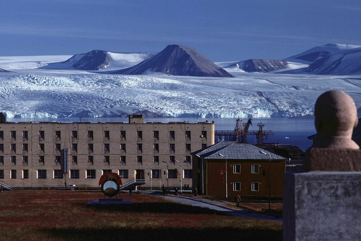 Svalbard: The Arctic Islands Where Russia Tests NATO's Article