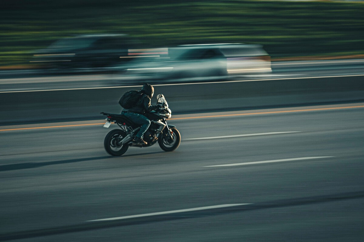 Spain's New Traffic Rules Let Motorcyclists Use the Shoulder in Traffic Jams