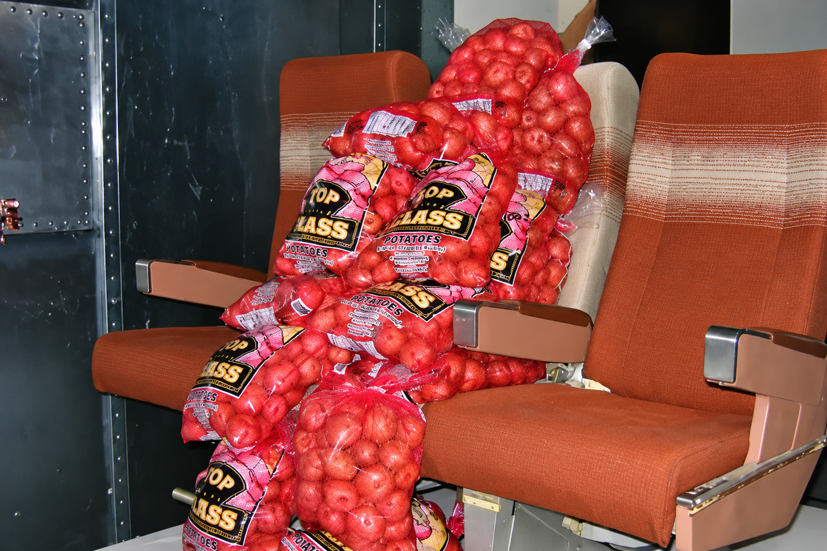 Boeing Used 9 Tons of Potatoes to Test Airplane WiFi in 2012