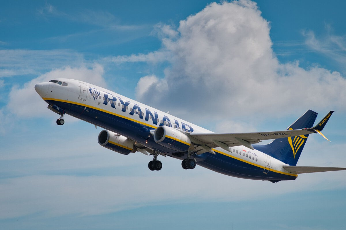 Boeing 737 Security Flaw: Tiny Device Can Disrupt Avionics