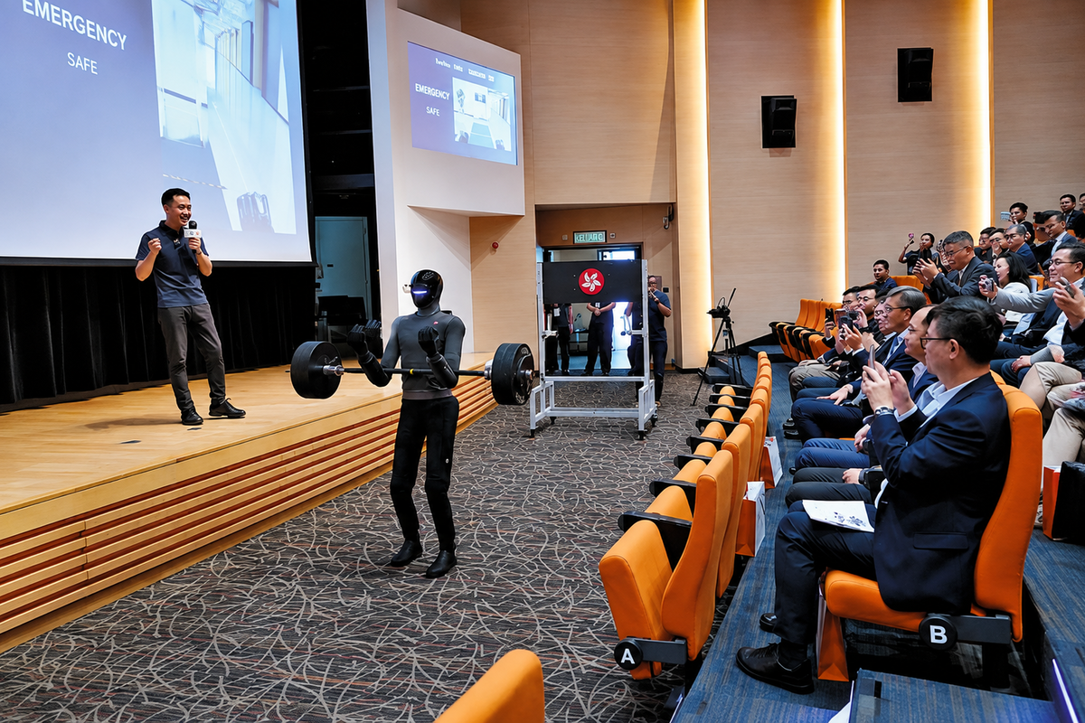 Hong Kong's RayNex G3 Humanoid Robot Lifts 50kg with AI Brain