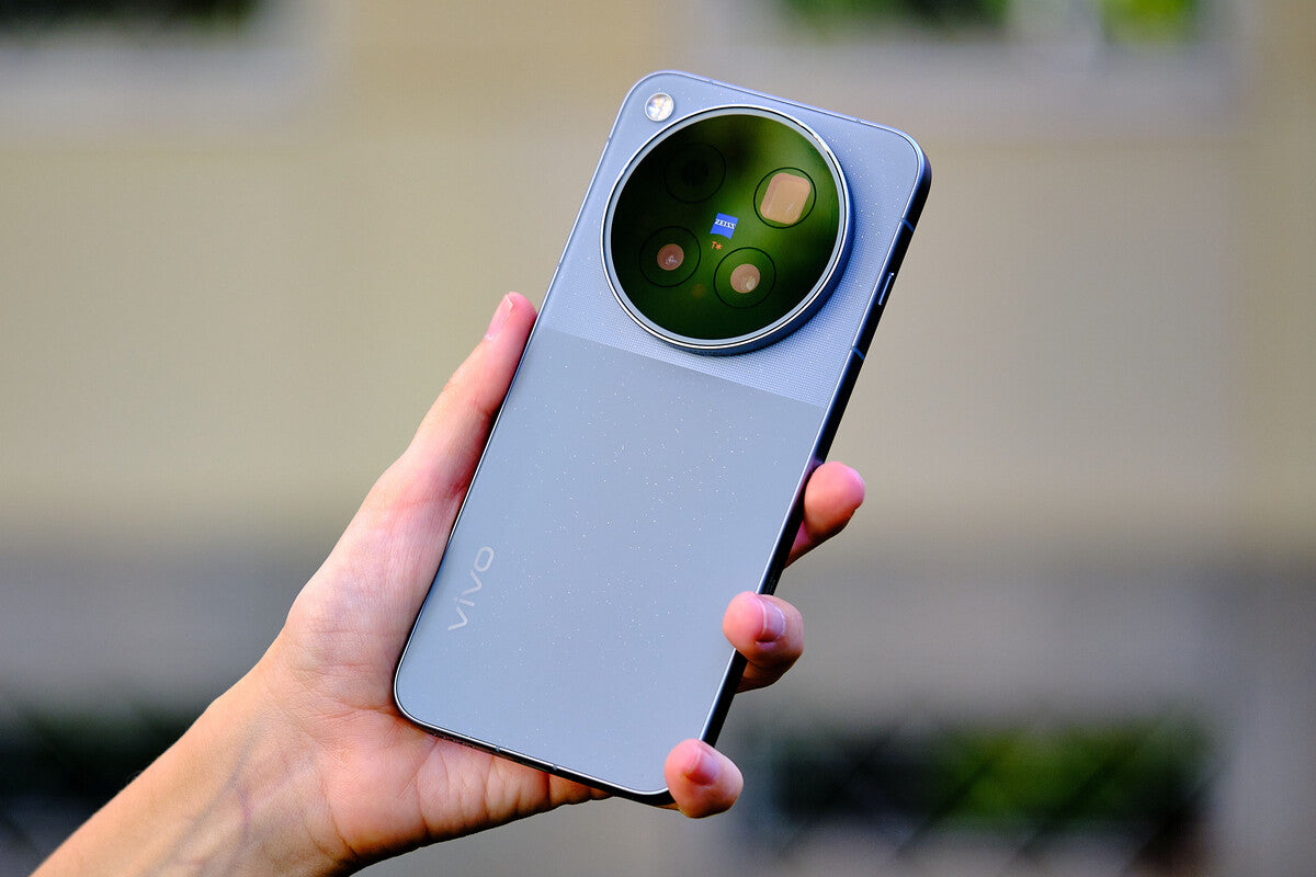 Vivo X500 Pro Max Review: Camera Kit Steals the Show