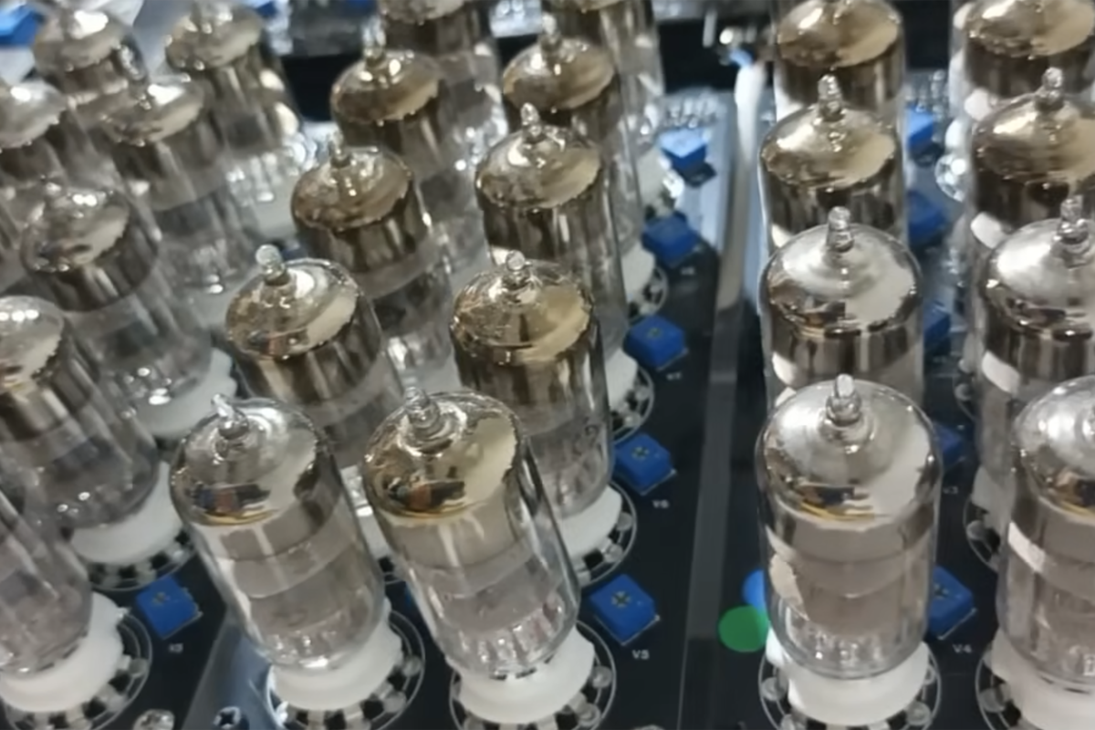 460 Vacuum Tube Computer: 15-Minute Warm-Up, Fully Functional