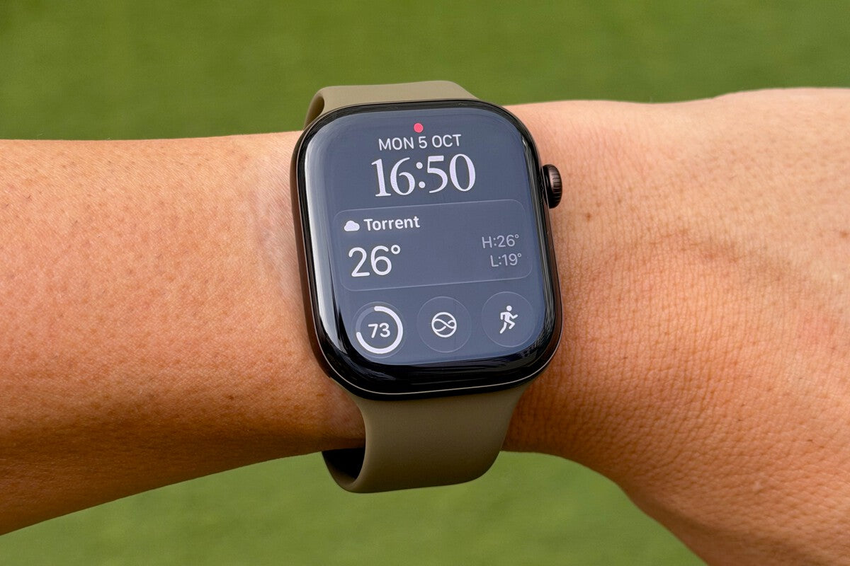 Apple Watch Series 12 Review: The Real Upgrade Is on the Back