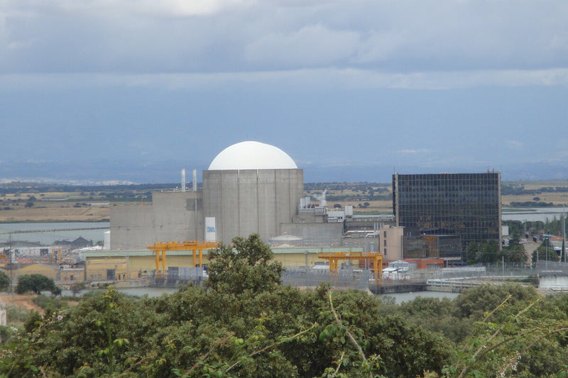 Spain Extends Almaraz Nuclear Plant License to 2030 Amid Energy Crisis