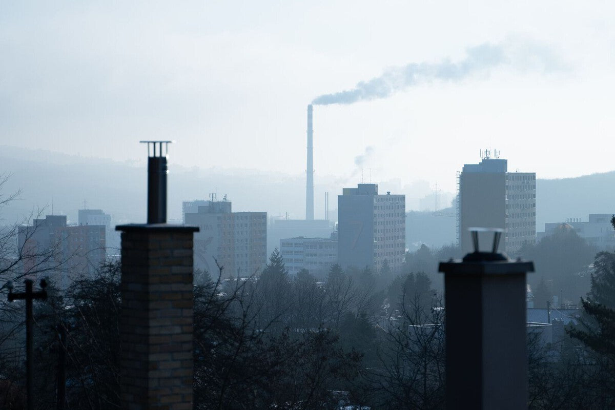 Air Pollution and Gum Disease: How Dirty Air Harms Your Teeth