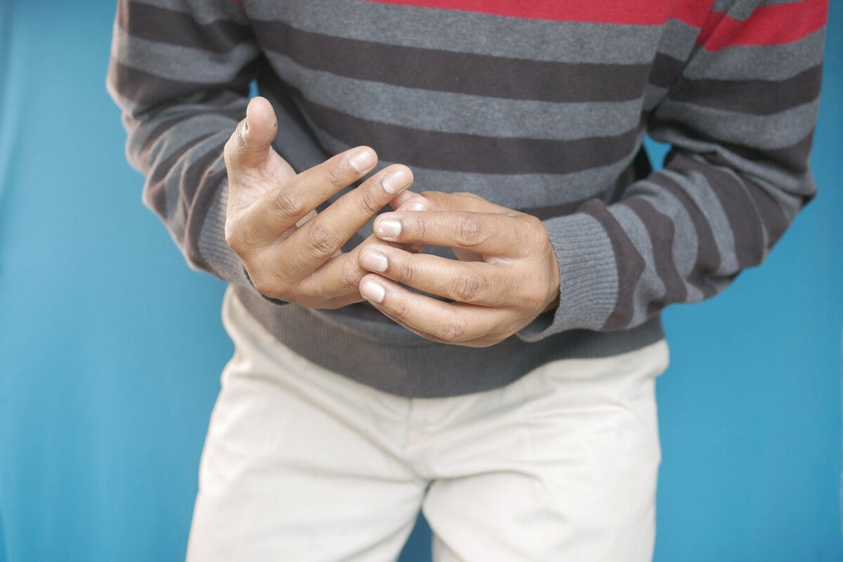 Cracking Knuckles and Arthritis: What a 50-Year Experiment Reveals