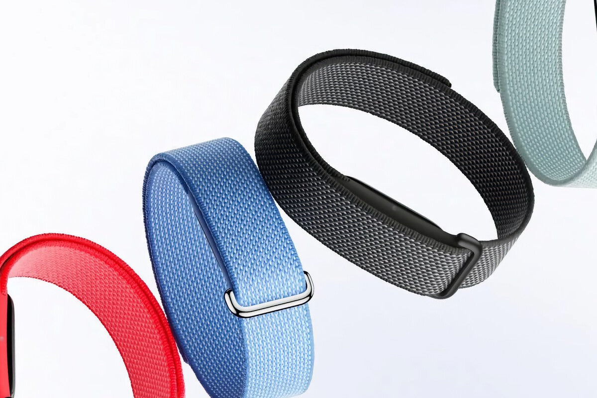 Google Fitbit Air Joins Screenless Wearable Trend Started by Whoop
