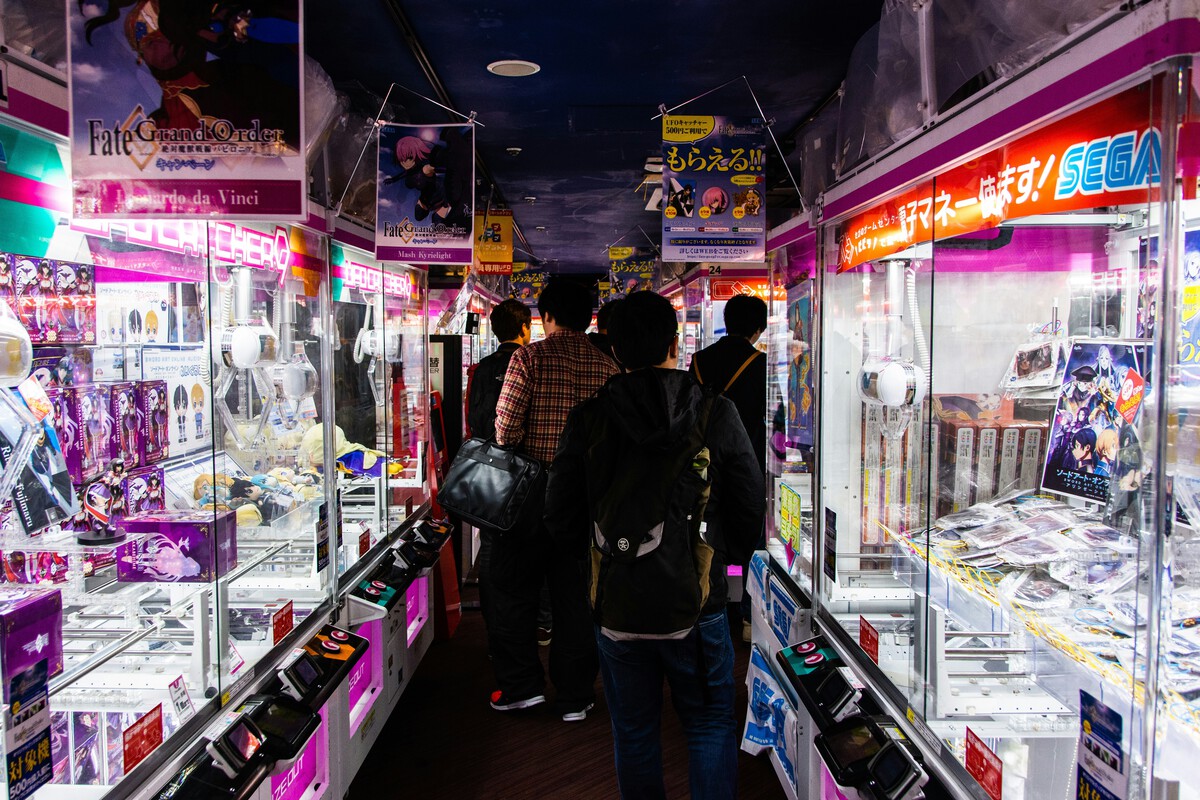 Japan's Claw Machine Coaches: Maximize Your Arcade Wins