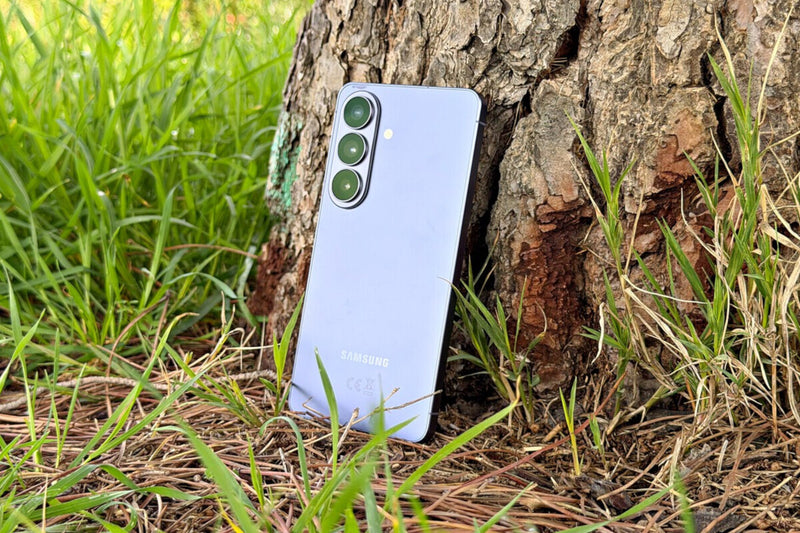 Samsung Galaxy S26 Deal: Compact Flagship With Excellent Battery Life