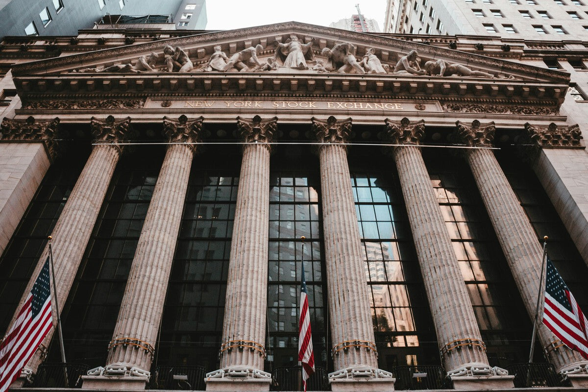 Banks Discover AI Doesn't Replace Employees, Creating New Wall Street Role