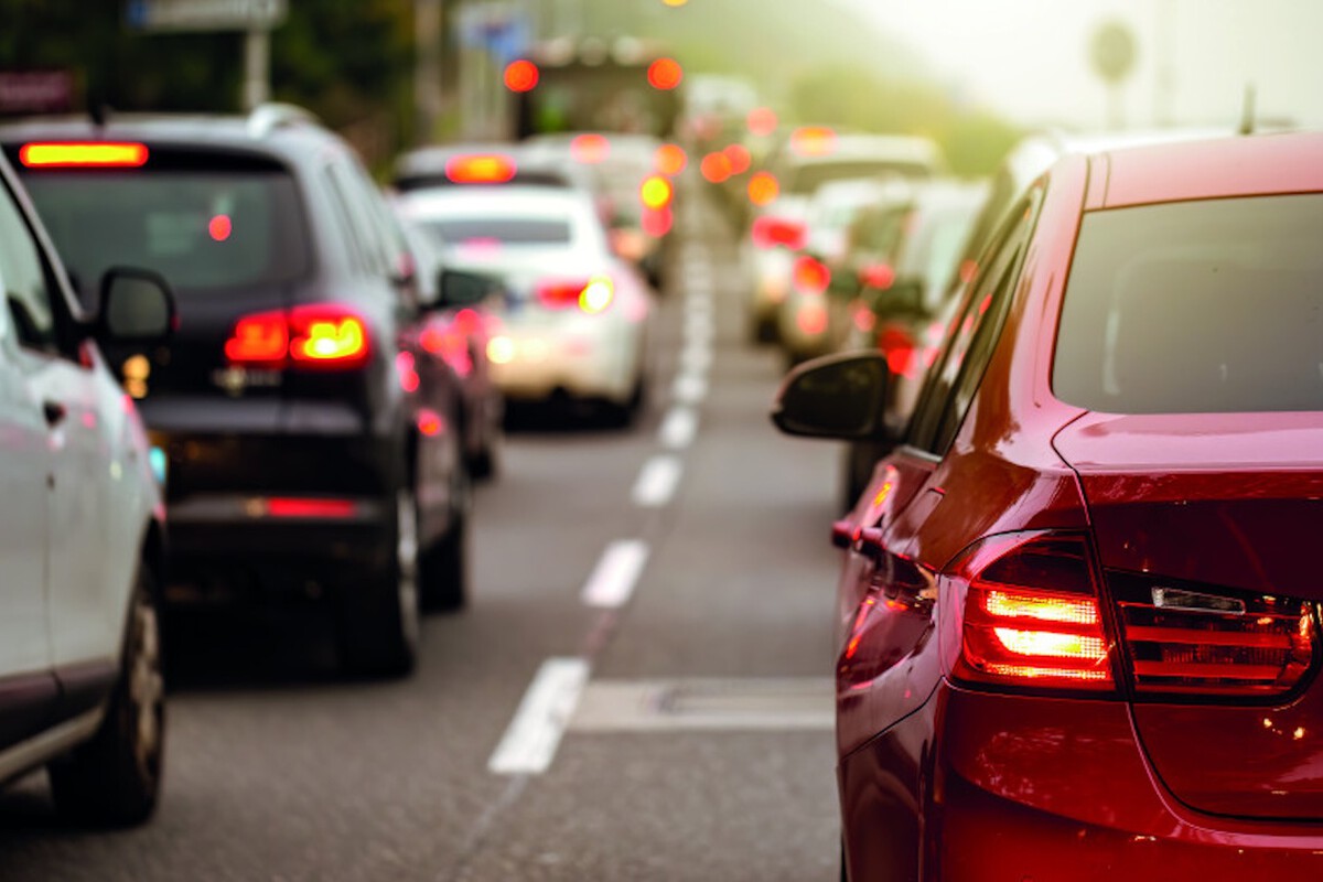 Spain's New Traffic Rule: 200 Euro Fine for Blocking Emergency Lane