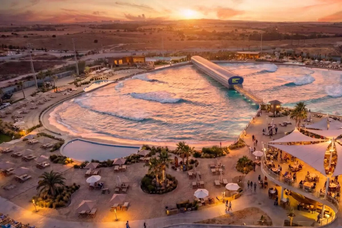 Madrid's 23,000 m² Wave Pool: Europe's Largest Surf Dream