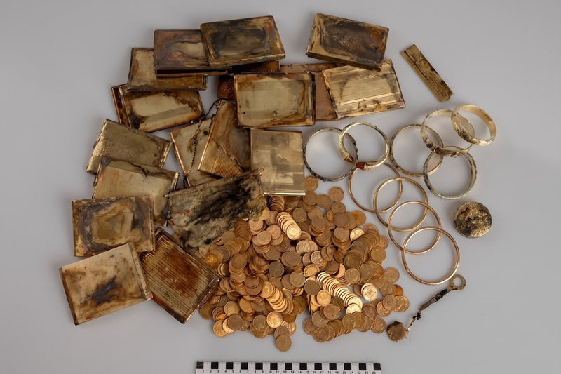 Rusty Can on a Hill Hides a Gold Treasure Worth a Madrid Apartment