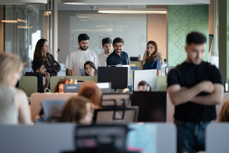 Meta's Flatter Structure Reversal: Middle Managers Return