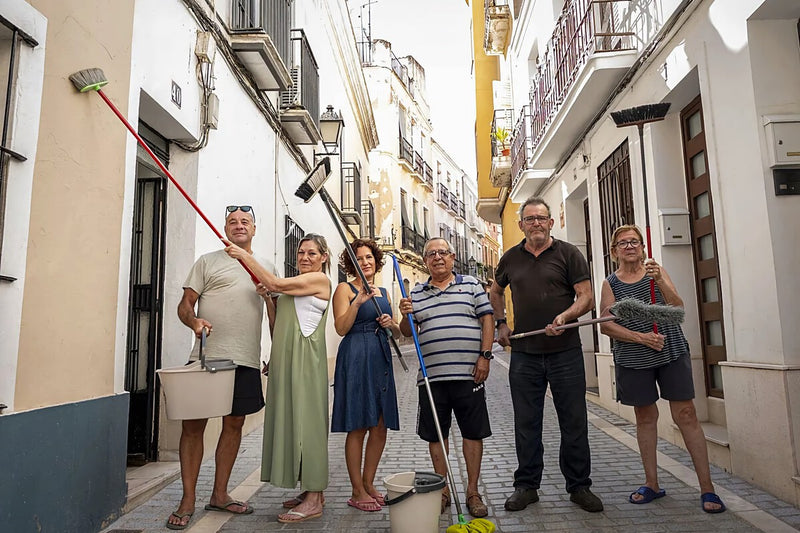 Badajoz Neighbors Declare War on Pigeons in Old Town