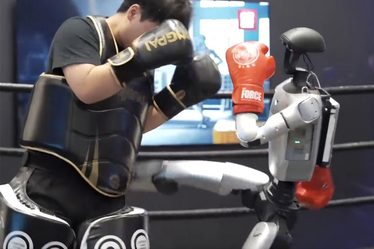 Unitree's World-Model Humanoid Robot Achieves Full Autonomy